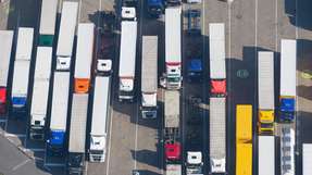 Der LKW-Verkehr auf Autobahnen nimmt wieder zu – das zeigt der LKW-Maut-Fahrleistungsindex des Bundesamtes für Logistik und Mobilität.