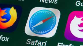 Mittlerweile bietet Apple erste Software-Updates für Safari an, die zum Ziel haben, die entdeckte Schwachstelle zu beheben. Weitere Updates sind in Arbeit.