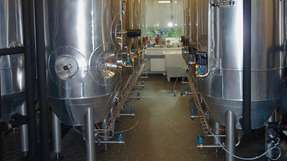 Um zu verhindern, dass glykolbasierte Kältemittel bei der Gärtankkühlung zu Fehlschaltungen führen, hat Bürkert bei der Versuchs- und Lehranstalt für Brauerei in Berlin (VLB) neue Element-Prozessventile (Typ 8801) eingesetzt. 