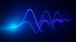 Terahertz-Licht eröffnet neue Wege zur Datenspeicherung Zirkular polarisierte Terahertz-Lichtimpulse ermöglichen es, ferroaxiale Zustände gezielt umzuschalten – ein vielversprechender Ansatz für die Entwicklung ultraschneller und stabiler Datenspeicher der Zukunft.