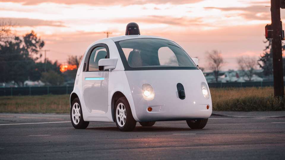 Bereits seit einigen Jahren arbeitet Google an autonomen Fahrzeugen. Eines davon ist nun für einen Zusammenstoß mit einem Bus in Kalifornien verantwortlich.