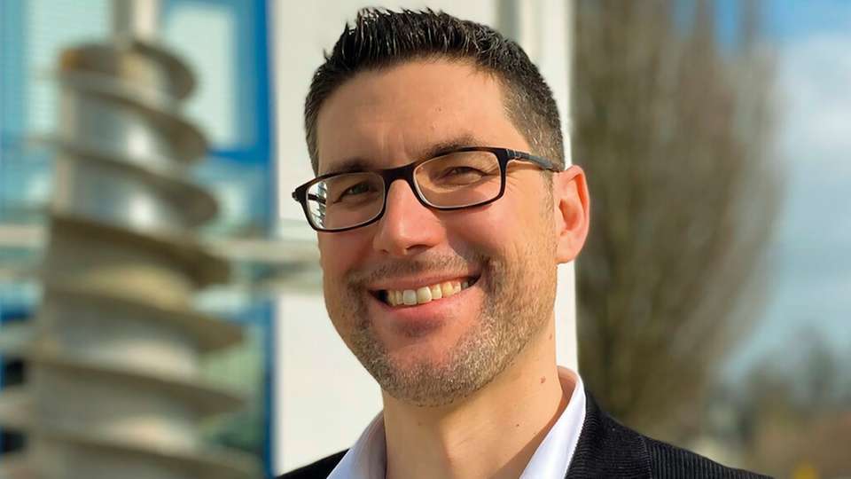Nachhaltigkeit und CSR – Buzzwords oder Gamechanger? Seit 15 Jahren im Maschinen- und Anlagenbau zu Hause, baut Sven Bedö als Marketingleiter zusammen mit seinem Team seit 2012 die Marke Flottweg kontinuierlich weiter auf. Schon seit Längerem beschäftigt ihn das Thema CSR als ein wichtiger Bestandteil der Unternehmensmarke.
