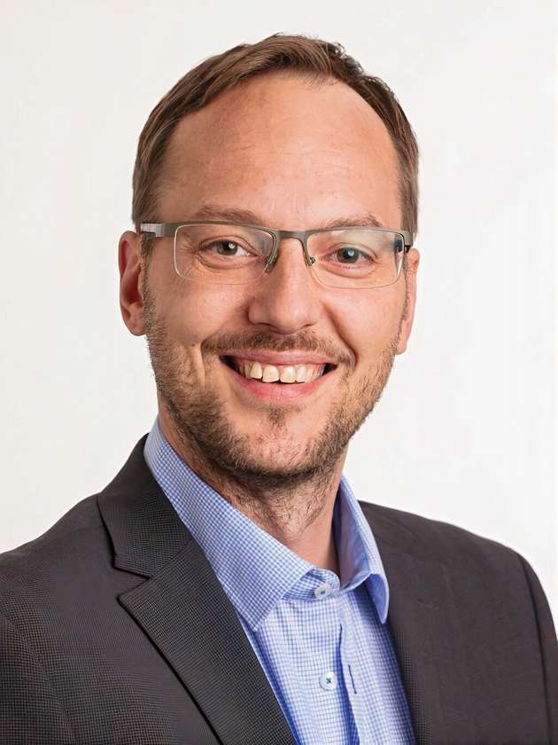 Heiko Adamczyk, Business Development Manager OT/IIoT DACH, Fortinet: Die Prüfung des BSI bezog sich ausschließlich auf die OPC-UA Referenzimplementierung der OPC Foundation. In der Praxis aber, benötigt jede Implementierung einen individuellen Software-Entwicklungsprozess. Zudem fehlen etwaige Markt-begleitende Prozesse wie Schwachstellen- und Patchmanagement. Dies liegt daher oft in der Hand des Nutzers und daher ist die Mitarbeit des Herstellers essentiell. Genau dieses Thema bekommt mit dem Cyber Resilience Act (CRA) ein Instrument, das Security Anforderungen an Hersteller von Produkten mit digitalen Elementen definiert. Sie müssen beispielsweise mindestens 5 Jahre Patches für das Produkt bereitstellen. Produkte mit einer hohen Kritikalität sind zudem einer Sicherheitszertifizierung zu unterziehen. 