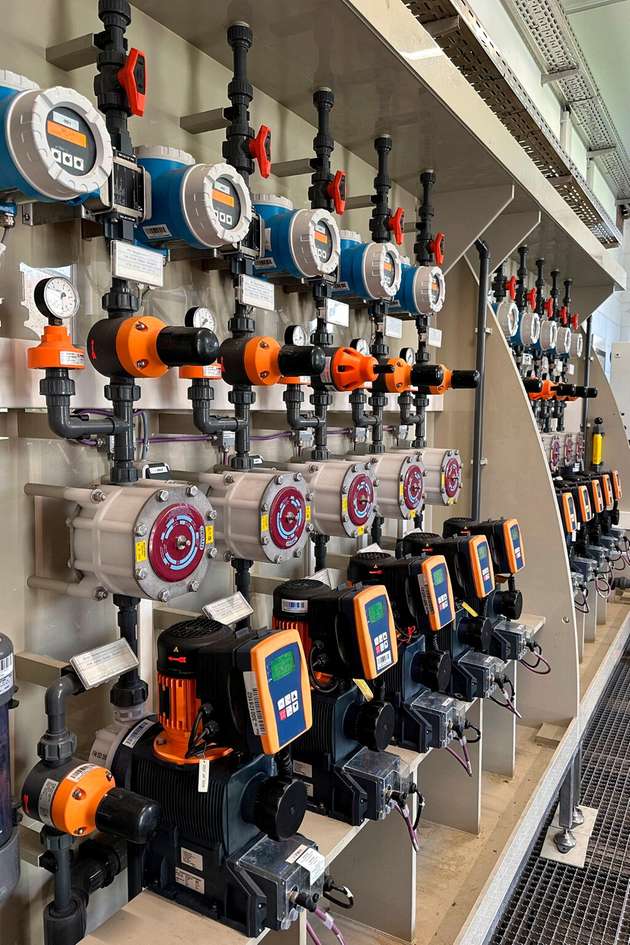 Die robusten PolyRex-Systeme tragen wesentlich zur Abwasserreinigung und Schlammeindickung im zentralen Klärwerk Mannheim bei.