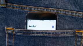 Angestellte können ihren Mitarbeiterausweis nach einer Ersteinrichtung über die Elatec Access App zur Apple Wallet hinzufügen.