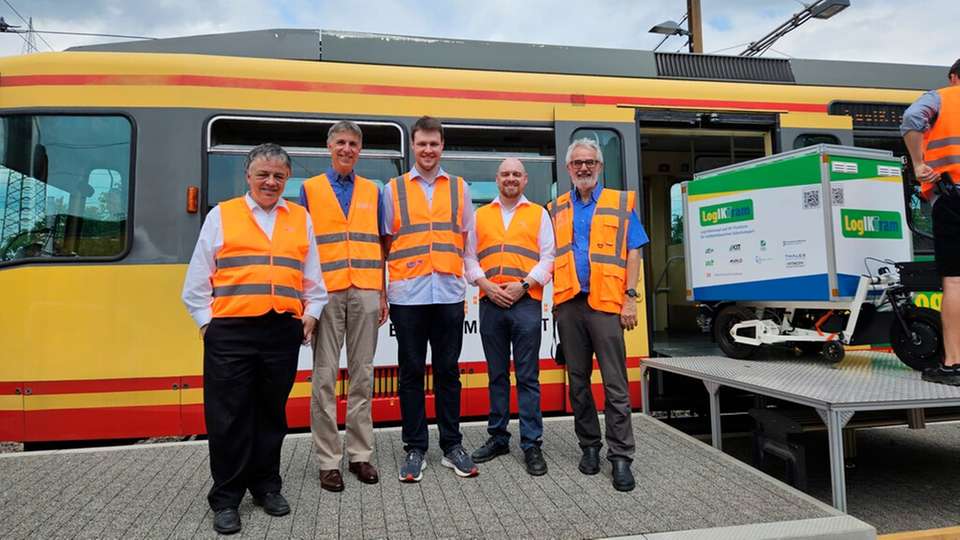 Roland Frindik (Marlo Consultants, Karlsruhe), Prof. Dr. Ingo Dittrich, Jonas Ziegler, Prof. Dr Theo Lutz (alle Hochschule Offenburg) und Günter Koch (DB Engineering&Consulting, Karlsruhe, von links) bei der Abschlussveranstaltung.