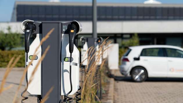 ChargeHere erweitert Lade-Sortiment durch Hypercharger: Bisher war der Anbieter vor allem durch seine zuverlässigen AC-Ladestationen bekannt.