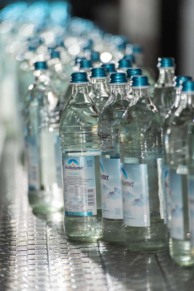 Seit Einführung der Individualflasche ging der Absatz von Mehrweg-Glas stetig nach oben.   