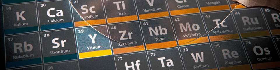 Forschenden des Fraunhofer IAF ist es gelungen, AlYN/GaN-Heterostrukturen in einem MOCVD-Reaktor auf 4-Zoll-SiC-Substraten zu wachsen.