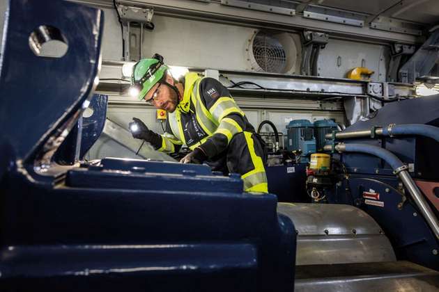 Dekra bietet mit einem interdisziplinären Expertennetzwerk bundesweit sicherheitstechnische Dienstleistungen und das komplette Know-how für Gefahrgutumschließungen und Wasserstofffüllanlagen sowie die Prüfung von Elektrolyseuren vor Inbetriebnahme und wiederkehrend an.