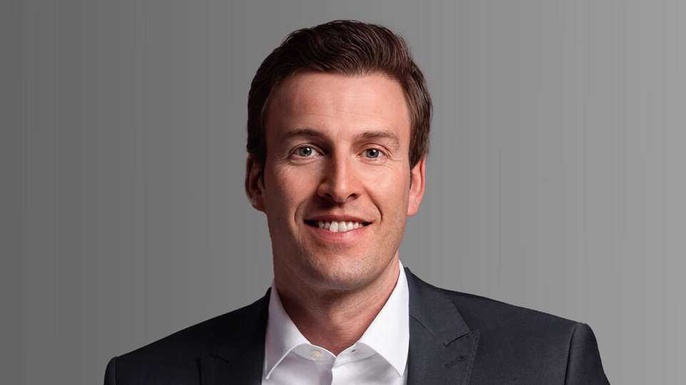 Die Gleichstromfabrik als Beitrag zu Net Zero Steffen Munz ist seit März 2021 Vorstand der Schaltbau Group, einem Carlyle Portfolio-Unternehmen. Zuvor war er als Vorstand bei der VARTA AG und als Geschäftsführer bei Gardner Denver tätig.