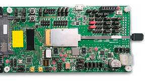 PCIe 5.0 trifft Photonik: Neuer SSD-Prototyp für KI und Green Computing Durch eine Kombination aus AIO Cores optischem Transceiver-IOCore und Kyoceras optoelektronischem Integrationsmodul Optinity funktioniert der neue Prototyp am Highspeed-Interface PCIe 5.0, das im Vergleich zur Vorgängergeneration PCIe 4.0 die doppelte Bandbreite bietet.