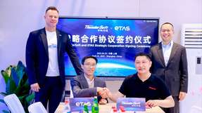Etas und ThunderSoft kooperieren bei Automobil-Software Arbeiten im Automotive-Sektor zusammen (von links): Dr. Thomas Irawan (Präsident und Vorsitzender der Etas-Geschäftsführung), Li Bo (Geschäftsführer von Etas China), Xu Dongchao (Vice President von ThunderSoft Intelligent BU und CEO von ThunderX) und Zhao Hongfei (Chairman von ThunderSoft).