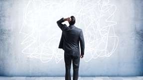 10 neue Technologien, die das Gesundheitswesen revolutionieren  Neue Technologien wie KI, Wearables und smarte Implantate verändern das Gesundheitswesen und stellen die Distribution vor neue logistische und regulatorische Herausforderungen.