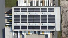 E-Mobilität wird zur Chance für Logistiker Die intelligenten Energiesysteme von Greenflash machen die Mobilitätswende für Logistikunternehmen zu einem Wettbewerbsvorteil. Das Bild zeigt ein Referenzprojekt mit Boll Logistik.