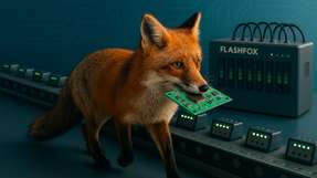 Flash-Architektur der nächsten Generation für Industrie 4.0 Göpel Electronic hat den FlashFOX flexibel skalierbar gestaltet: Mehrere 4- oder 8-Kanal-Programmer lassen sich kombinieren, sodass bis zu 32 oder mehr parallele Kanäle möglich sind.