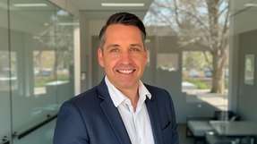 Wir wollen die Zukunft mit Technologien für Menschen gestalten Kurt Robert Hippler ist seit 1. Mai 2025 bei der Harting Technologiegruppe als Director Global Product Management tätig. Er studierte Wirtsch.-Ing. an der Universität Paderborn. Anschließend war er als Produktmanager im Bereich Steckverbinder tätig. So arbeitete er bei Phoenix Contact unter anderem als Gruppenleiter Industrial Field Connectivity und bei TE Connectivity zuletzt als Leader Global Product Management Motor Connectivity und Regional Product Management Leader für die EMEA Region.