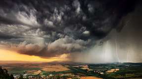 Automatisierung für präzise Wetterdaten Die Endkunden, die Wetterradarsysteme von Leonardo im Einsatz haben, sind in erster Linie nationale Wetterdienste, aber auch Flughäfen und das Militär.