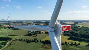 Neuausrichtung – Industrie im Fokus ganzheitlicher Energielösungen Mit einem ganzheitlichen Ansatz, der sich auf Windturbinen fokussiert, und einem neuen Markenauftritt richtet sich Enercon neu aus. Auf dem Bild ist das neue Enercon-Topmodell E-175 EP5 E2 zu sehen.