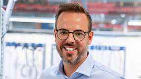 Digitale Transformation heißt Machen Christoph Haß gestaltet als Geschäftsführer bei Possehl Digital die digitale Zukunftsfähigkeit des industriellen Mittelstands. Possehl Digital investiert in Digitalunternehmen, deren Lösungen in der Praxis mittelstandstauglich funktionieren. Der Ansatz: Was in der Gruppe mit 200 Industrieunternehmen wirkt, hilft auch anderen. So ist ein wachsendes Portfolio mit bisher 9 Beteiligungen entstanden.