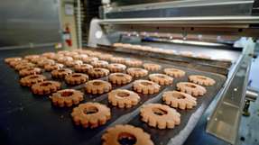 Von KI bis Komplettlösung: Wie Lebensmittelhersteller wettbewerbsfähig bleiben Steigende Kosten, Fachkräftemangel und Nachhaltigkeitsdruck zwingen die Lebensmittelindustrie zum Umdenken – Automatisierung, Digitalisierung und smarte Verpackungslösungen werden zu zentralen Erfolgsfaktoren für die Produktion der Zukunft.