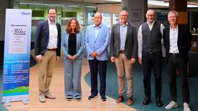 Kooperation mit Perspektive: Industrie und Wissenschaft im Dialog Wissenschaft trifft Wirtschaft: Die Jauch-Geschäftsleitung mit Prof. Dr. Ulrike Salat und Prof. Dr. Christoph Reich von der Hochschule Furtwangen University beim Austausch über zukünftige Kooperationen.