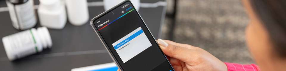 Die Verpackung wird per Smartphone-App erfasst und analysiert.