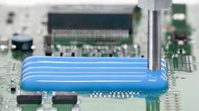 Neue Silikon-Generation für Batteriemodule und Leistungselektronik 2K-Silikon-Klebstoff von Wevo unterstützt eine effiziente Produktion durch einstellbare Topfzeit und Härtung.