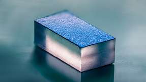 Präziser Überstromschutz auf kleinstem Raum Die USL 0603 ist eine miniaturisierte Chipsicherung mit schneller Auslösung, erweiterter Kriechstrecke und hoher Temperaturbeständigkeit – ideal für ATEX-zertifizierte Systeme, medizinische Geräte und industrielle Sensorik.