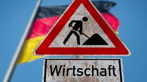 Zukunftsrisiko Fachkräftemangel – Deutschland fehlen Ingenieure Der aktuelle VDI-/IW-Ingenieurmonitor zeigt, Ingenieurberufe bleiben trotz Konjunkturflaute gefragt – vor allem in der Energie-, Bau- und Maschinenbau-Branche.