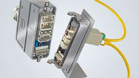 Flexible Steckverbindungen für die modulare Fertigung Han-Modular Switch US4 im modularen Steckverbinder, der Leistungen bis 40 A, Signale und Druckluft überträgt.