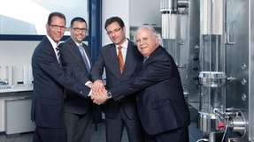 Management von Romaco Innojet: Carsten Strenger, Christian Ott, Paulo Alexandre, Dr. h.c. Herbert Hüttlin (v. l. n. r.)