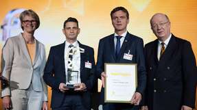 Preisverleihung des Hermes Award 2018 (v. l. n. r.): Anja Karliczek, Bundesministerin für Bildung und Forschung, Giovanni Colucci (Endress+Hauser Messtechnik), Harald Hertweck (Endress+Hauser Wetzer), Prof. Wolfgang Wahlster, Vorsitzender der Geschäftsführung des DFKI und Vorsitzender der Hermes Award-Jury