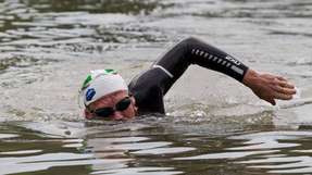 Prof. Dr. Andreas Fath in seinem Element: Der „Schwimmende Professor“ will kommenden Sommer die gesamte Donau durchqueren.