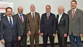 Von l-r: Peter Krause (AMA Vorstandsvorsitzender), Christoph Kleye (stell. Vorsitzender), Dr. C. Thomas Simmons (AMA Verband GF und Beisitzer), Johannes W. Steinebach (Schatzmeister), Peter Scholz (Schriftführer), Prof. Dr. Andreas Schütze (Beisitzer) 