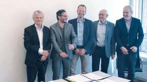  V.l.n.r.: Peter Fischer (Inhaber), Thomas Farkas (Group VP Corporate Strategy & Development), André Tausche (Geschäftsführer FTCAP GmbH), Michael Tausche (Inhaber), Massimo Neri (VP, Mersen Europe)