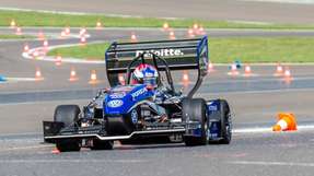 Der Elektrorennwagen Eace05 vom Ecurie Aix - Formula Student Team der RWTH Aachen enthält lasergeschweißte Batterien sowie lasergeschnittene CFK-Bauteile.