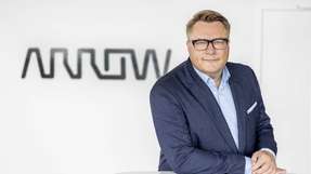 Jörg Strughold ist als Vice President Sales für EMEA Components bei Arrow Electronics tätig. Zuvor bekleidete er bei Atmel ebenfalls die Position des Vice President Sales EMEA. Vor Atmel arbeitete Jörg Strughold bei Qimonda als Senior Vice President Global Sales und Marketing sowie Regional President und Managing Director für Europa. Zudem war er bei Infineon Technologies, Siemens Semiconductor und Future Electronics beschäftigt.
