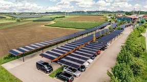 Das Unternehmen Winterhalter aber auch die Angestellten profitieren von dem Photovoltaik-Projekt mit den PV-Carports von Sopago.