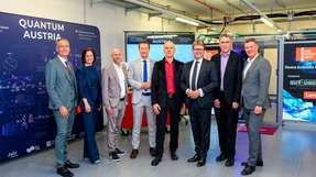 Von links: Peter Ertl (TU Wien), Nora Sikora-Wentenschuh (BOKU University), Alexander Freischlager (JKU Linz), Ronald Maier (Uni Wien), Ernst Haunschmid (TU Wien), BM Martin Polaschek (BMBWF), Alexander Ostermann (Uni Innsbruck) und Horst Bischof (TU Graz).